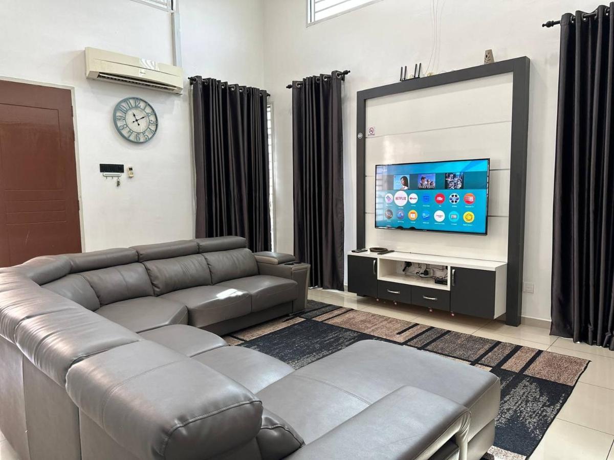 Bandar Melaka Family Bungalow Private Pool Bbq Wifi Netflix Bagian luar foto