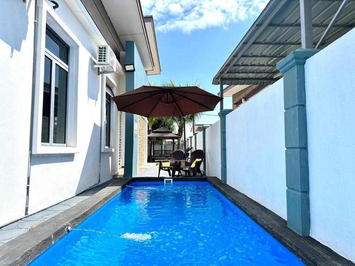 Bandar Melaka Family Bungalow Private Pool Bbq Wifi Netflix Bagian luar foto